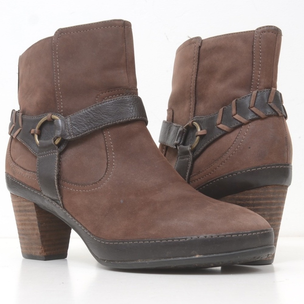 Clarks Womens 9B Brown Leather Western Harness Heeled Booties Festival Concert